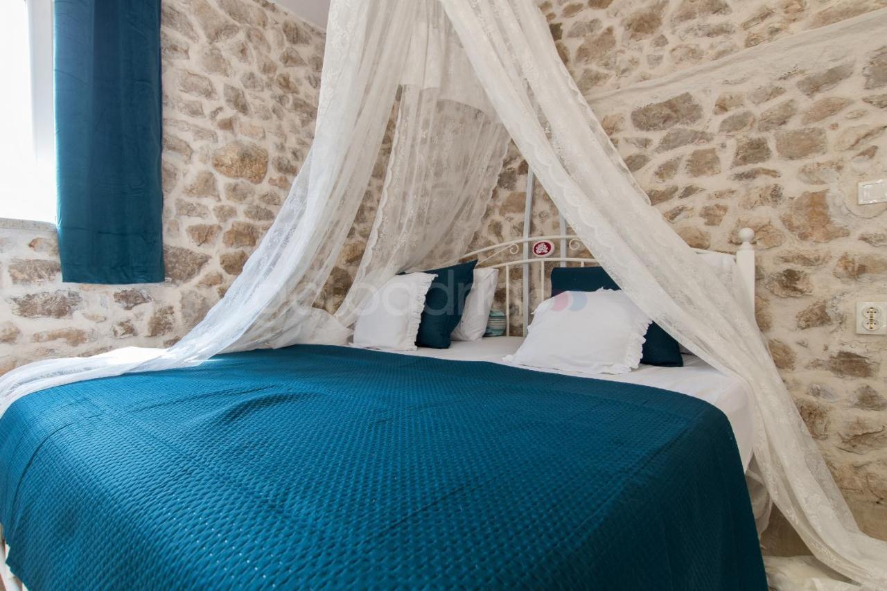 Holiday Home Godinj Donje Rascane Ngoại thất bức ảnh