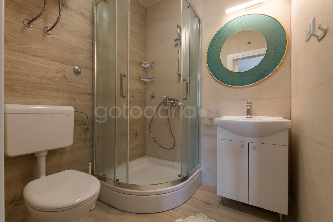 Holiday Home Godinj Donje Rascane Ngoại thất bức ảnh