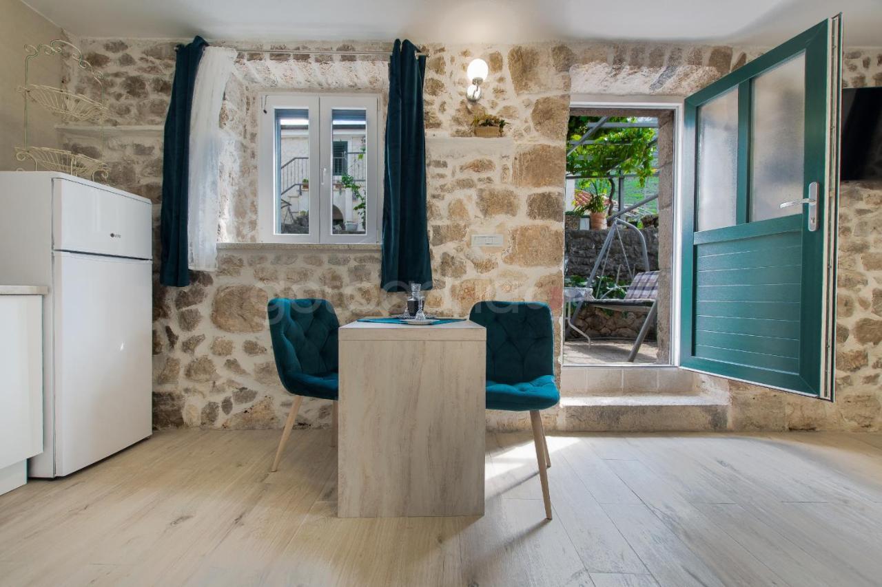 Holiday Home Godinj Donje Rascane Ngoại thất bức ảnh