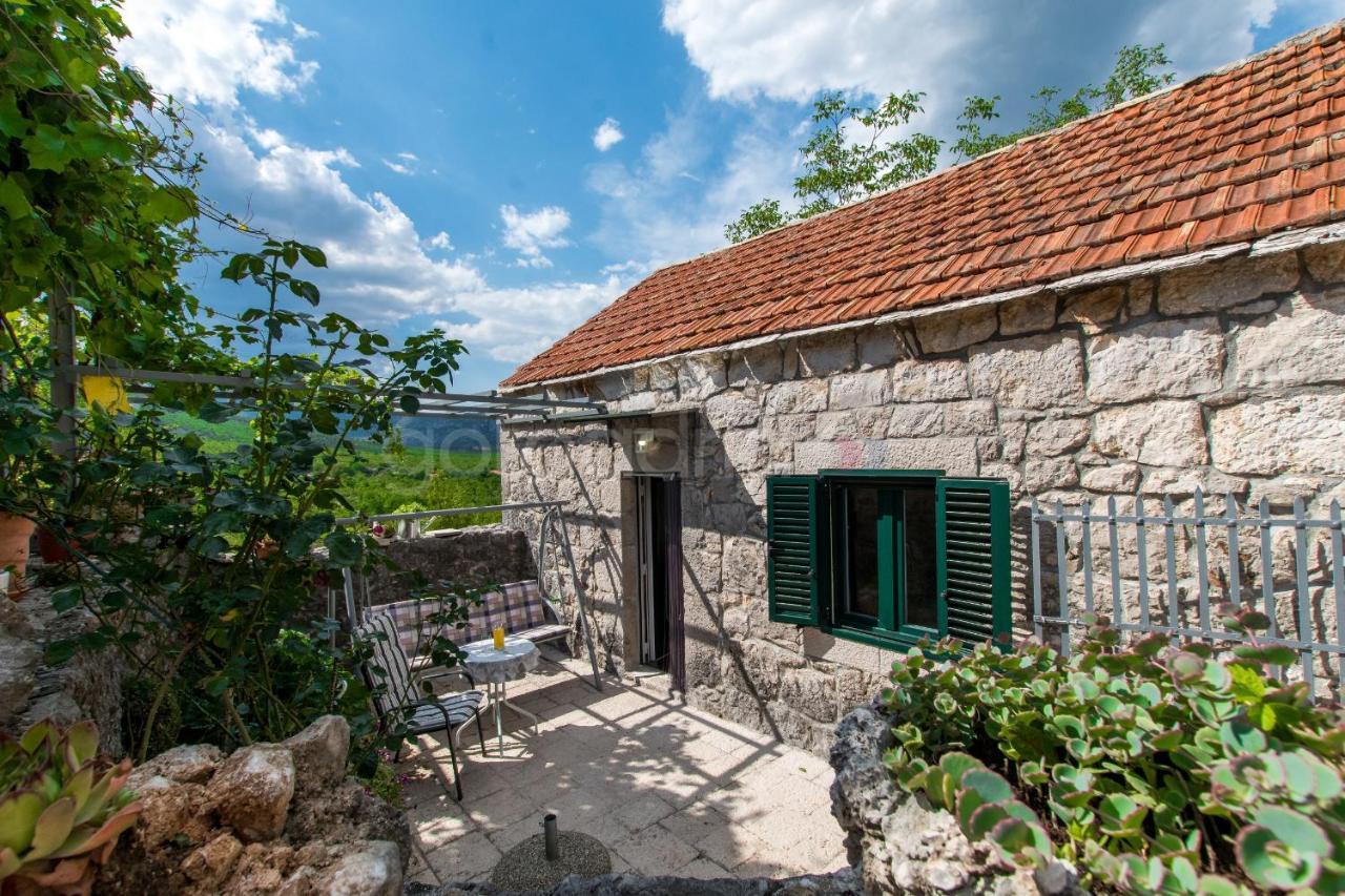 Holiday Home Godinj Donje Rascane Ngoại thất bức ảnh