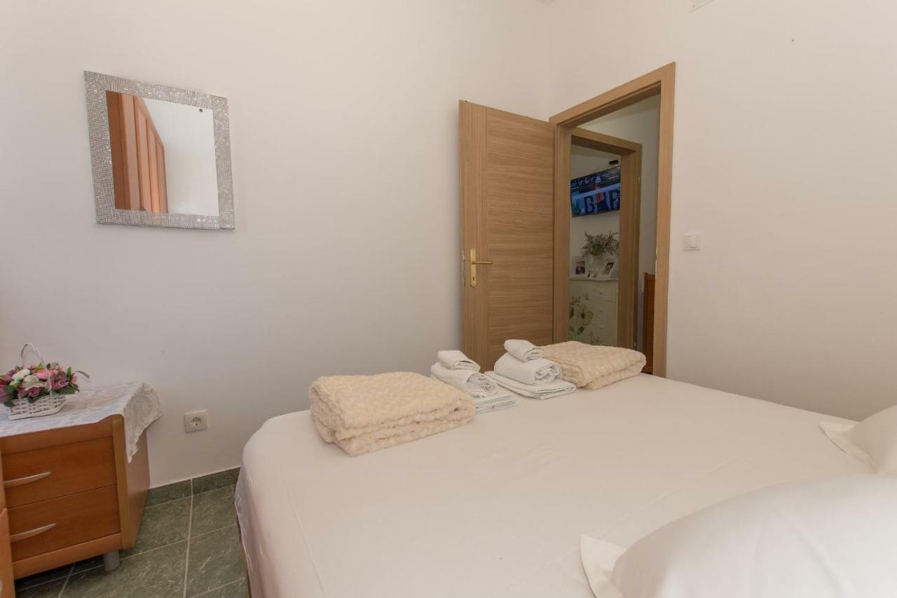 Holiday Home Godinj Donje Rascane Ngoại thất bức ảnh