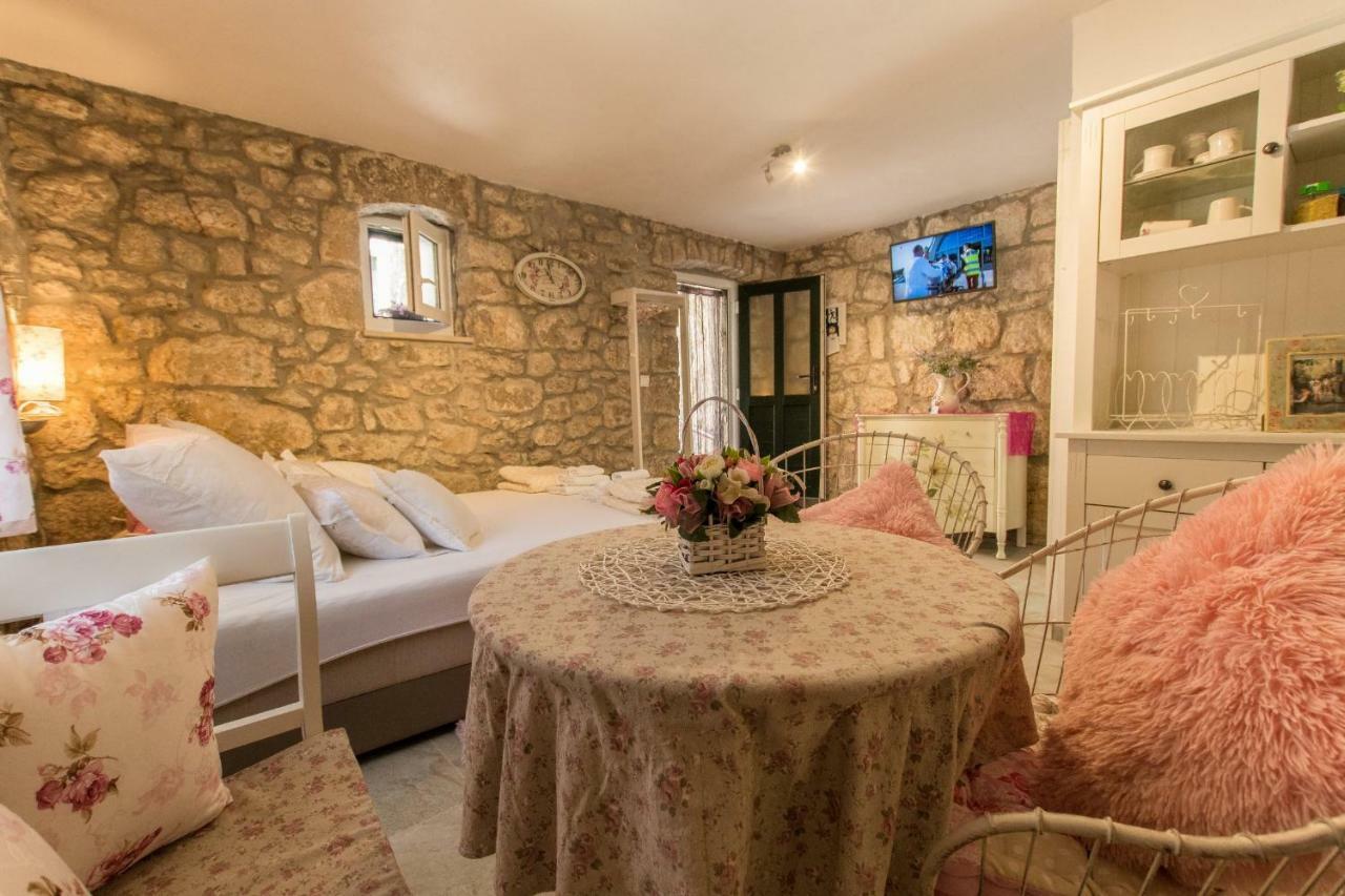 Holiday Home Godinj Donje Rascane Ngoại thất bức ảnh