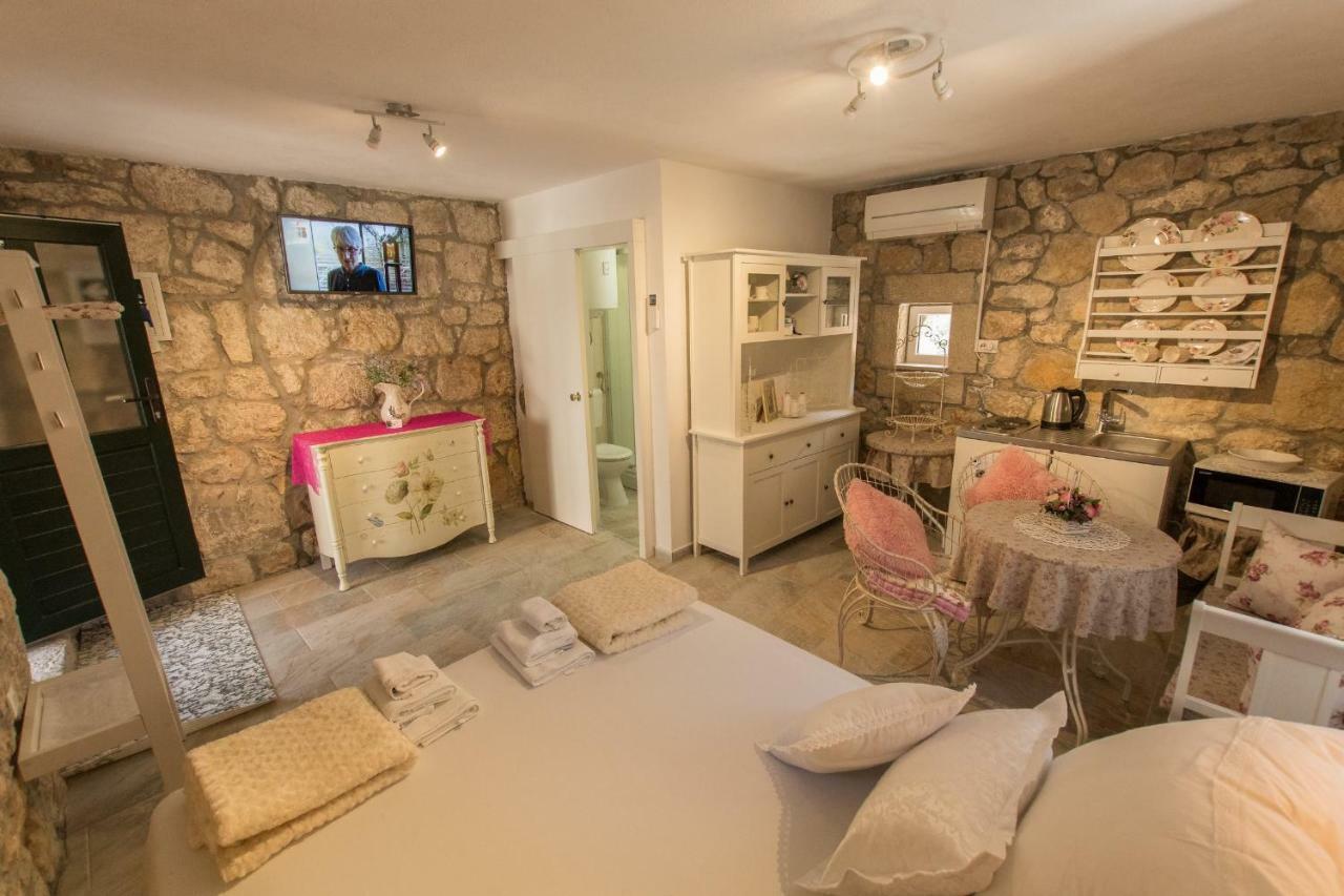Holiday Home Godinj Donje Rascane Ngoại thất bức ảnh