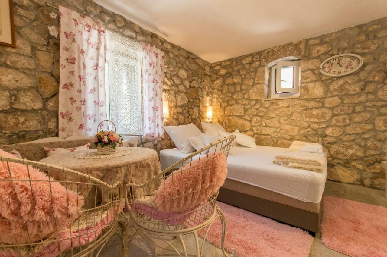 Holiday Home Godinj Donje Rascane Ngoại thất bức ảnh