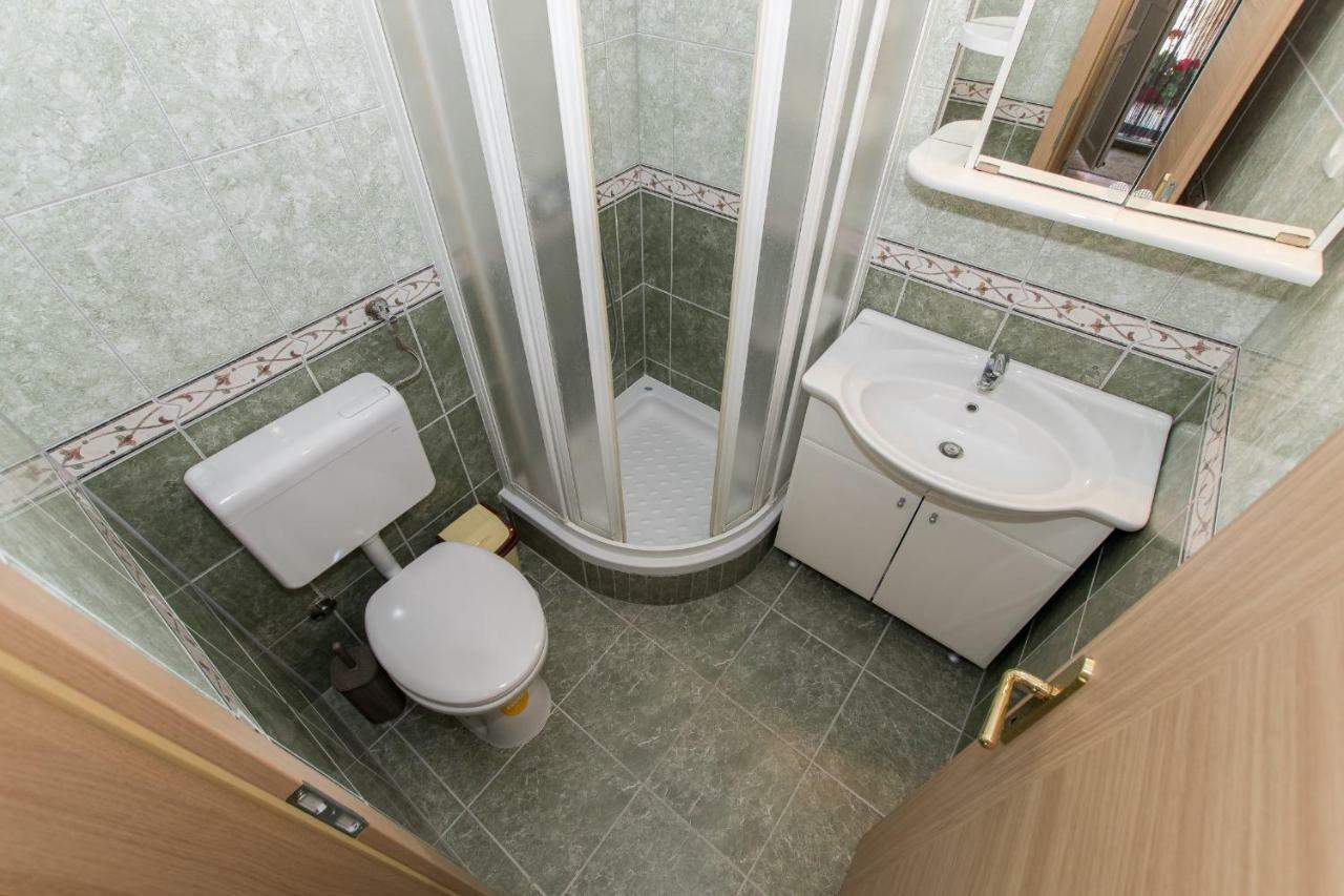 Holiday Home Godinj Donje Rascane Ngoại thất bức ảnh