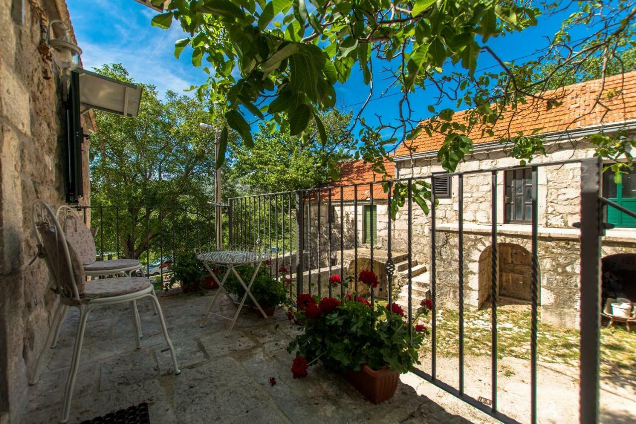 Holiday Home Godinj Donje Rascane Ngoại thất bức ảnh